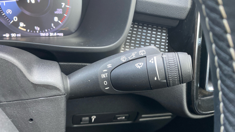 Volvo Xc40 1.5 T3 [163] R DESIGN 5dr Petrol Estate